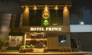 Exterior - Treebo Prince Andheri East (Mumbai)