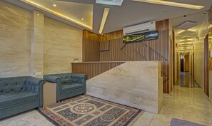 Reception - Treebo Prince Andheri East (Mumbai)