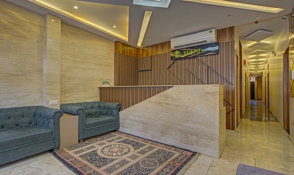 Reception - Treebo Prince Andheri East (Mumbai)