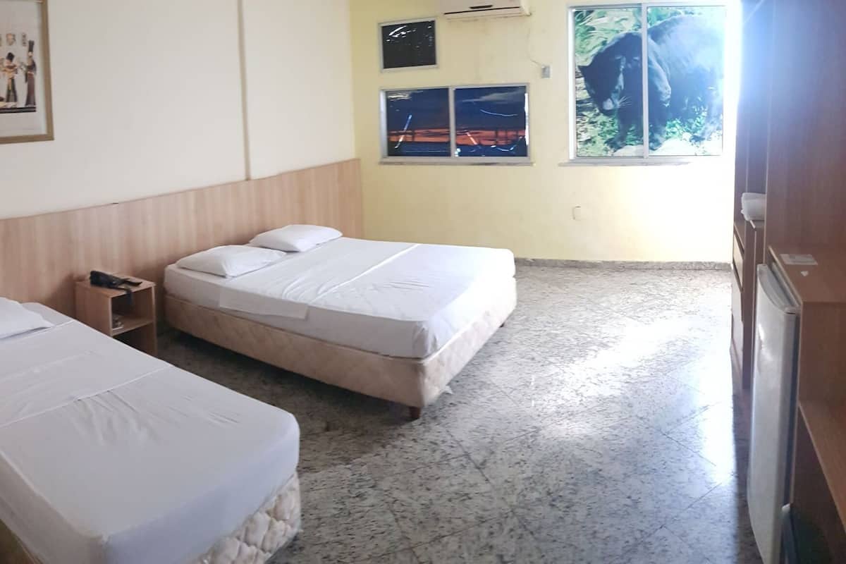 WiFi (free), bed sheets