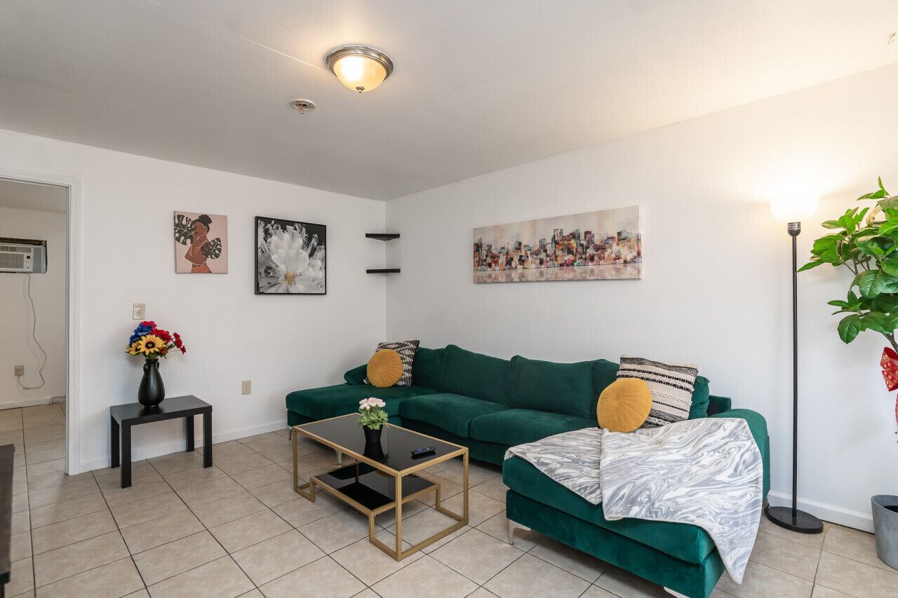 Entire 1-Bedroom Apartment