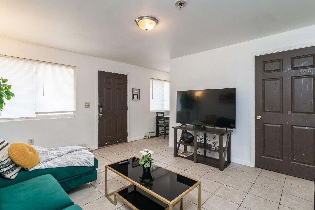 Entire 1-Bedroom Apartment