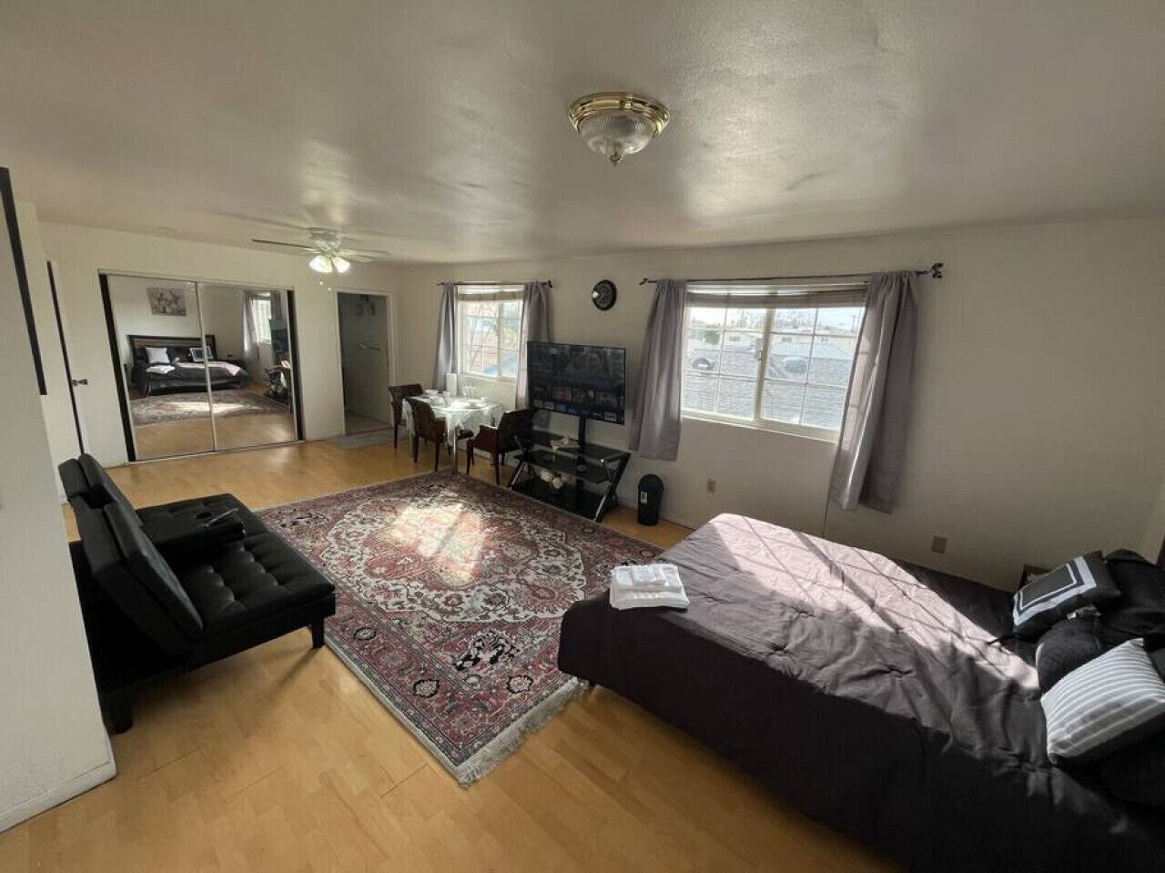 Quiet 1-Bedroom w/ Private Bath