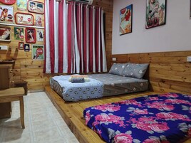 Quarto casal, banheiro compartilhado | Roupa de cama