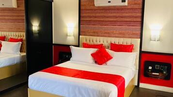 Comfort Room, Balcony, Pool View