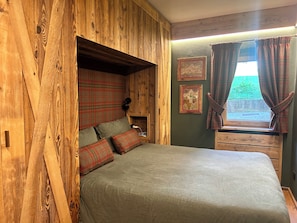2 Schlafzimmer, Schreibtisch, Reisekinderbett, kostenloses WLAN