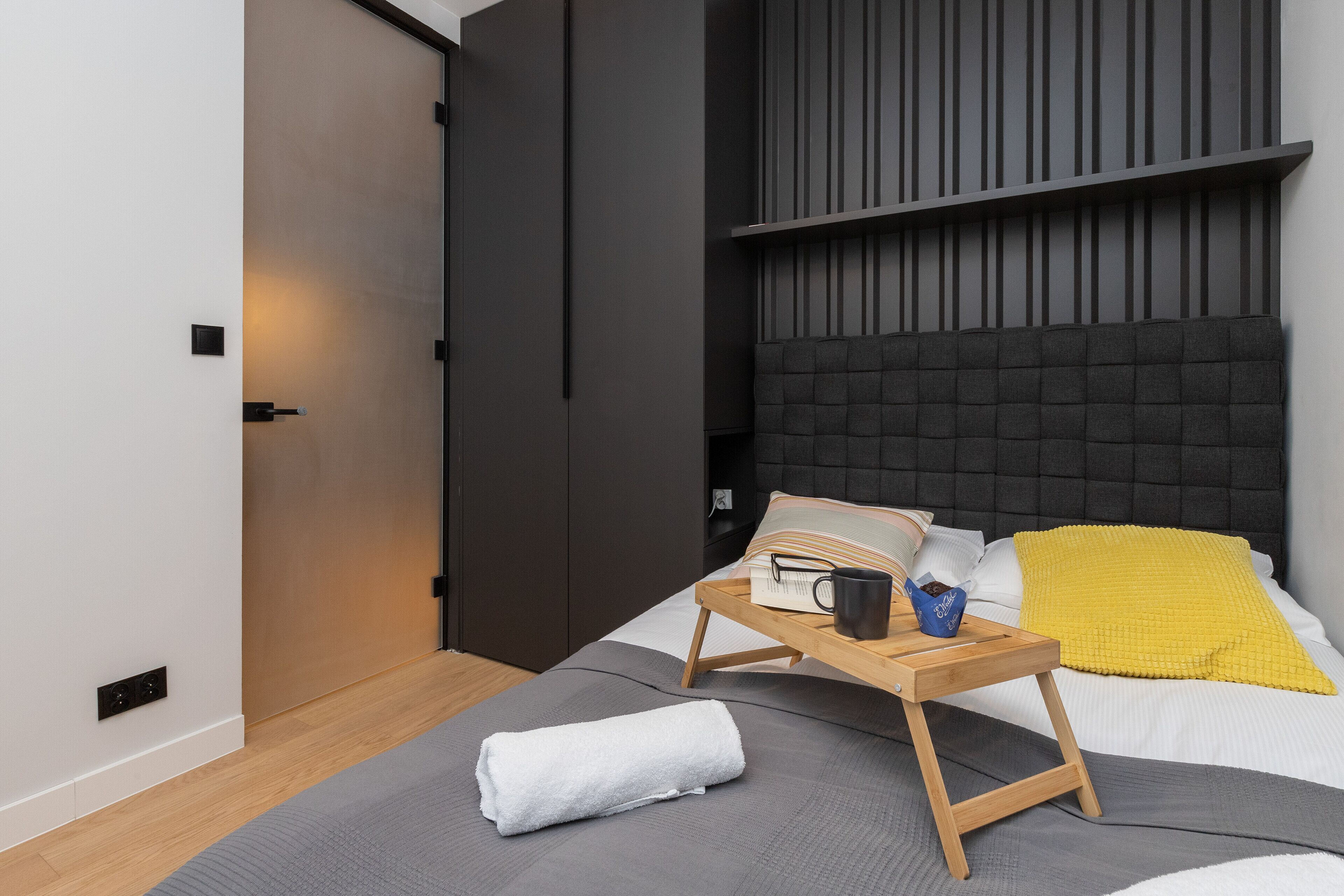 Apartment, 1 Bedroom, Balcony | 1 bedroom, bed sheets