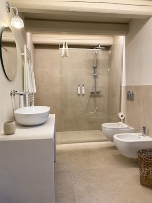 Bathroom - VerdeOlivo1876 - Apartments with Pool (Mezzane di Sotto)