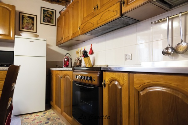 Refrigerador, horno, placa de cocina, cafetera/tetera