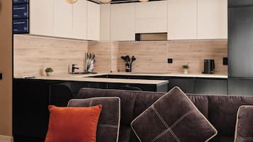 Studio Suite Premium | Khu phòng khách