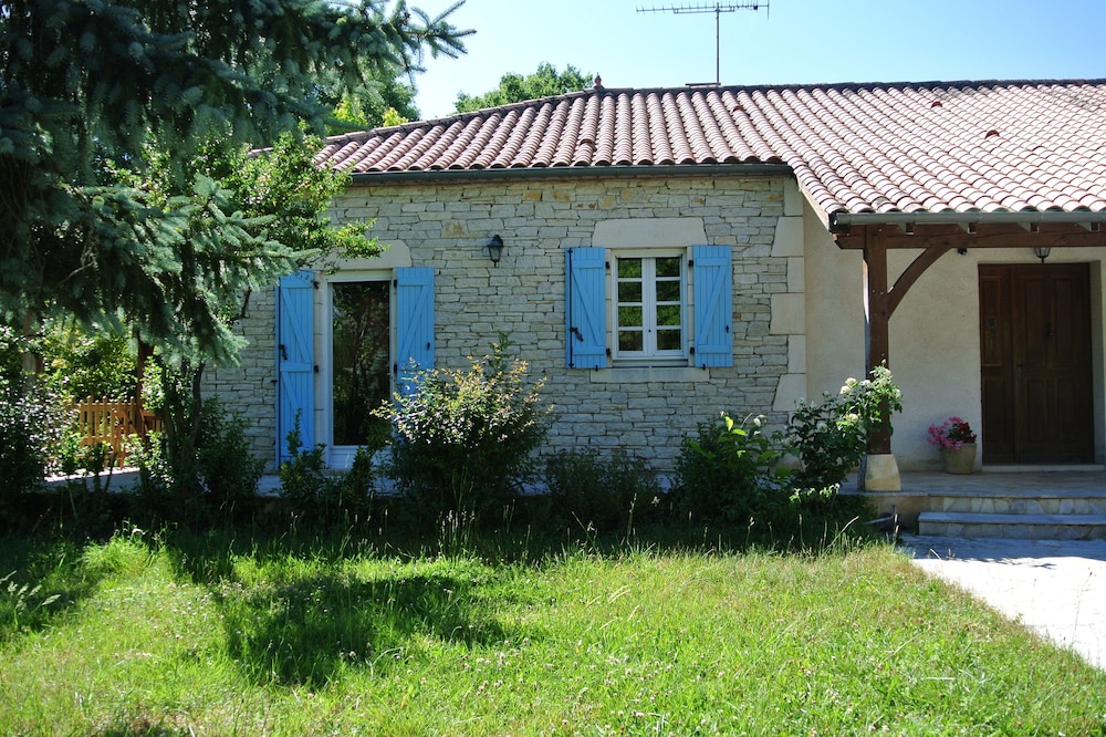 Family house near remarkable tourist sites