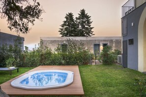 Phòng tắm hơi, bồn tắm thủy lực, dịch vụ massage 