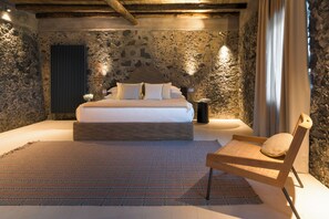 Suite monolocale Luxury | Minibar, una cassaforte in camera, tende oscuranti, Wi-Fi gratuito