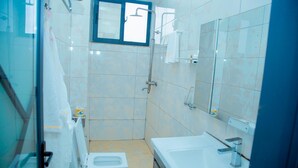 샤워기/욕조 결합, 레인폴 샤워기, 고급 세면용품, 목욕가운