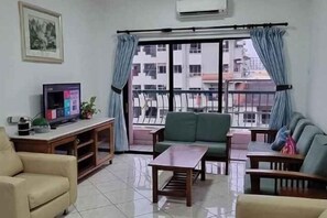 Living area - Nana Marina Court (Kota Kinabalu)