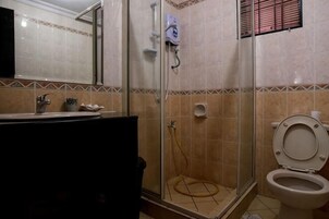 Toalhas de banho, papel higiênico
