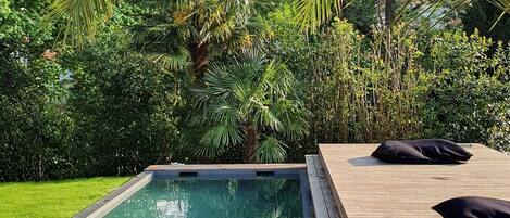 Outdoor pool, a heated pool