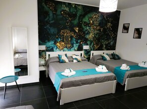 Deluxe Room | Premium bedding, individually decorated, individually furnished, desk - Gaisa Naples - Bed & Breakfast (Naples)