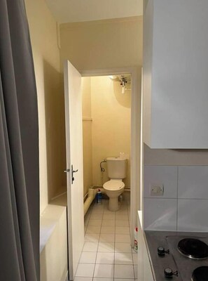Bathroom - Studio near Trocadéro and Arc de Triomphe (Paris)