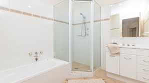 Bathtub
