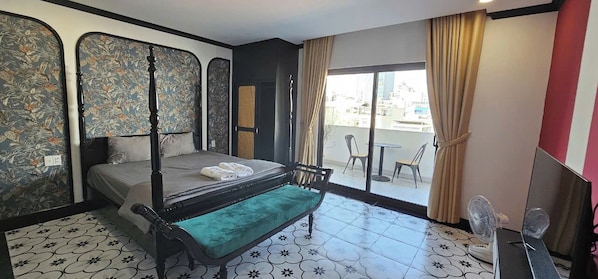 Premium Room | Minibar, desk, soundproofing, free WiFi