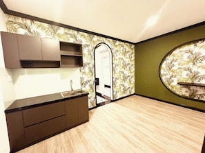 Deluxe Room | Minibar, desk, soundproofing, free WiFi