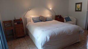 4 slaapkamers, een strijkplank/strijkijzer, gratis wifi, beddengoed