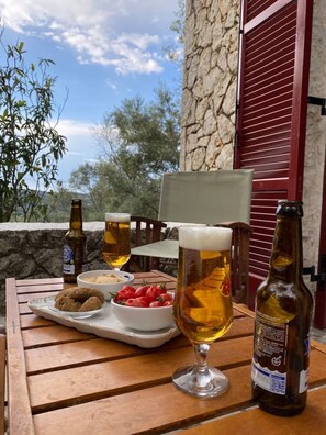 Outdoor dining - ☼Stone house in Katouna with garden and view☼ (Lefkada)