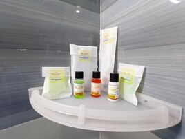 Deluxe Room | Bathroom | Slippers