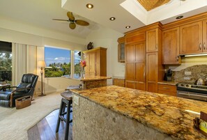 Condo, 1 Bedroom | Private kitchen