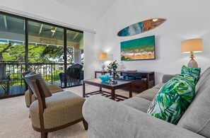 Condo, 1 Bedroom | Living area