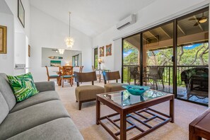 Condo, 1 Bedroom | Living area