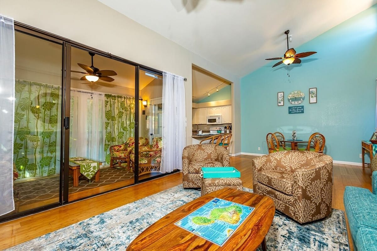 Condo, 1 Bedroom | Living area