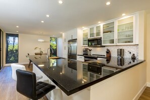 Apartment, 2 Schlafzimmer | Eigene Küche | Kühlschrank, Ofen, Geschirrspüler, Wasserkocher mit Kaffee-/Teezubehör