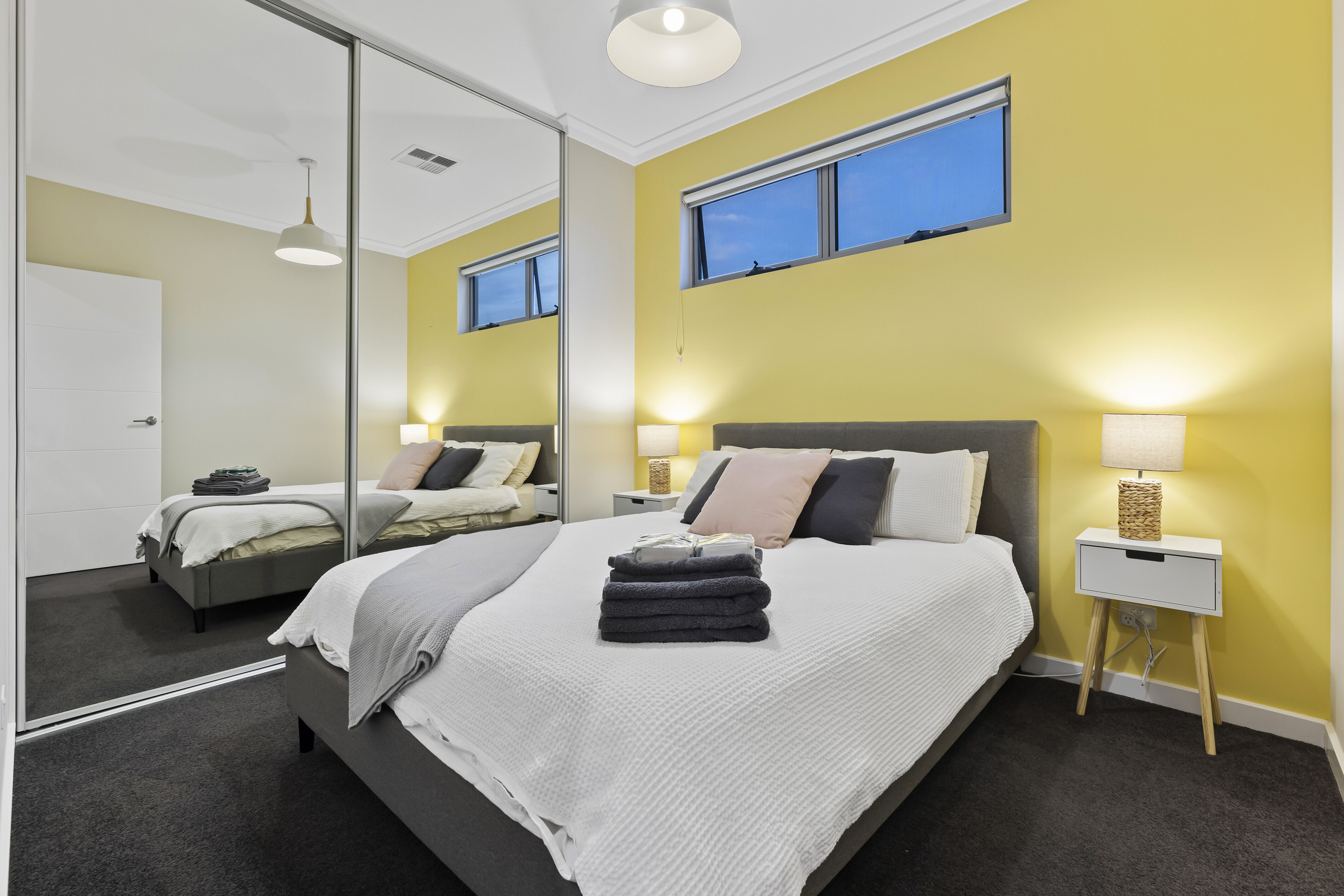 Beautiful new house only 5 minutes walk to the beach!