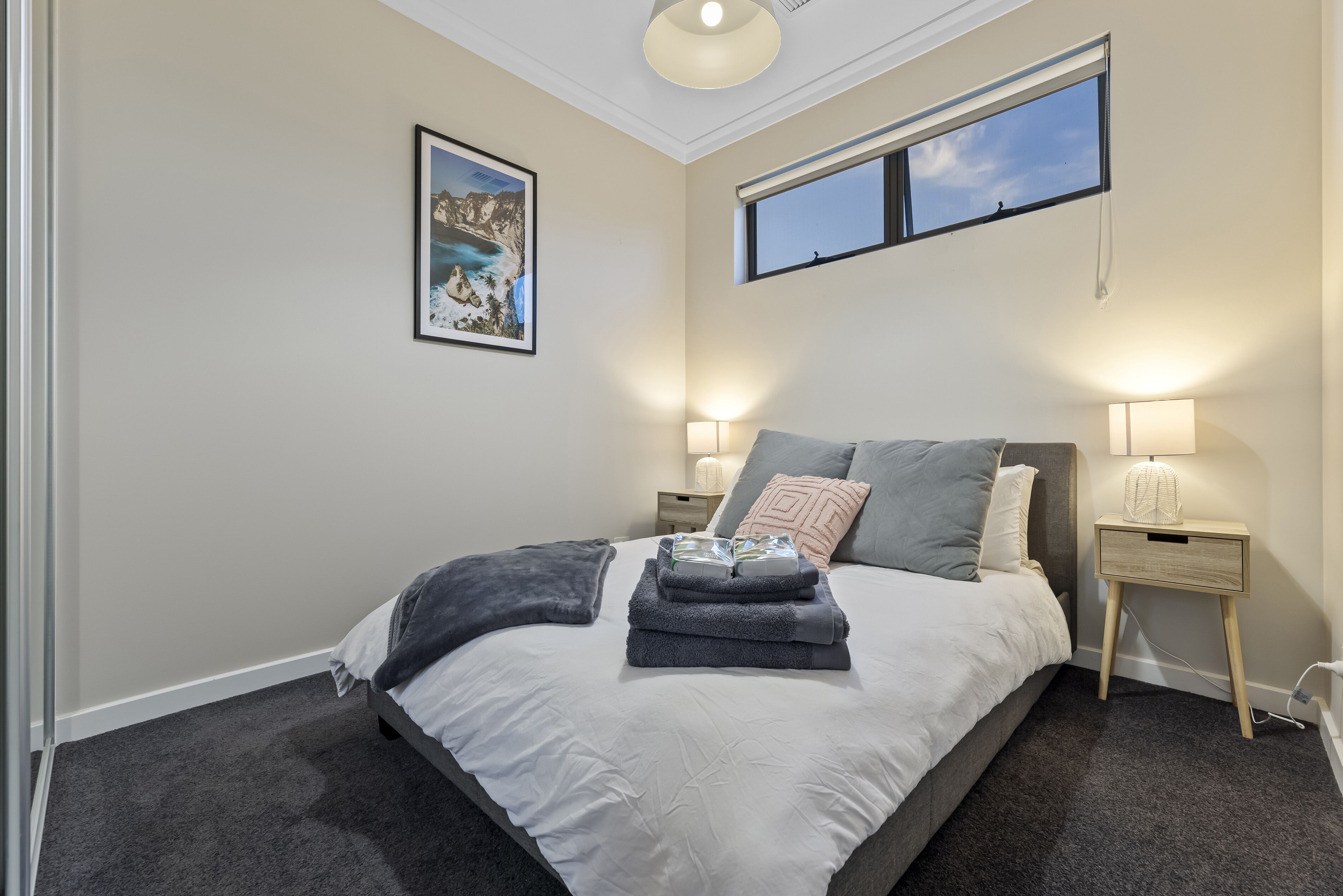 Beautiful new house only 5 minutes walk to the beach!