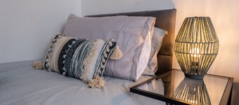 Casa Lobo's Beautiful Suites +free offroad parking -Suite#2