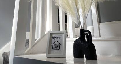 Casa Lobo's Beautiful Suites +free offroad parking -Suite#2