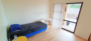 2 bedrooms, desk, free WiFi, bed sheets
