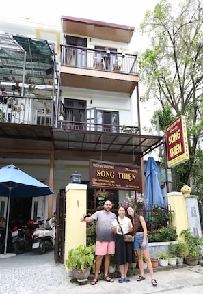 Front of property - Homestay Song Thien (Da Nang)