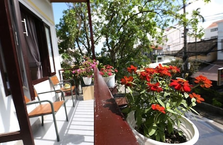Panoramic Triple Room | Balcony