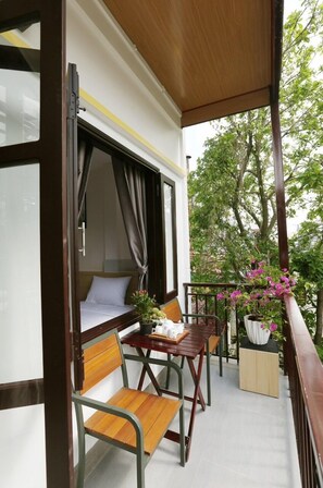 Habitación triple panorámica | Escritorio, espacio para trabajar con laptop y insonorización 