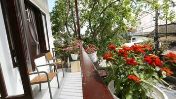 Panoramic Triple Room | Balcony