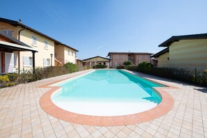 Sæsonbestemt udendørs pool