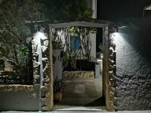 Vista frontal de la propiedad