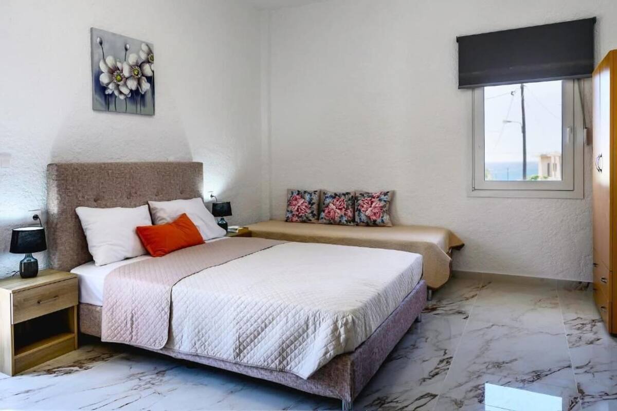 Studio | 1 bedroom, iron/ironing board, free WiFi