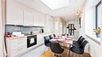 Kühlschrank, Ofen, Herdplatte, Geschirrspüler