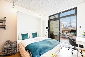 2 多间卧室、办公桌、熨斗/熨衣板、WiFi