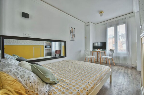 1 bedroom, WiFi, bed sheets