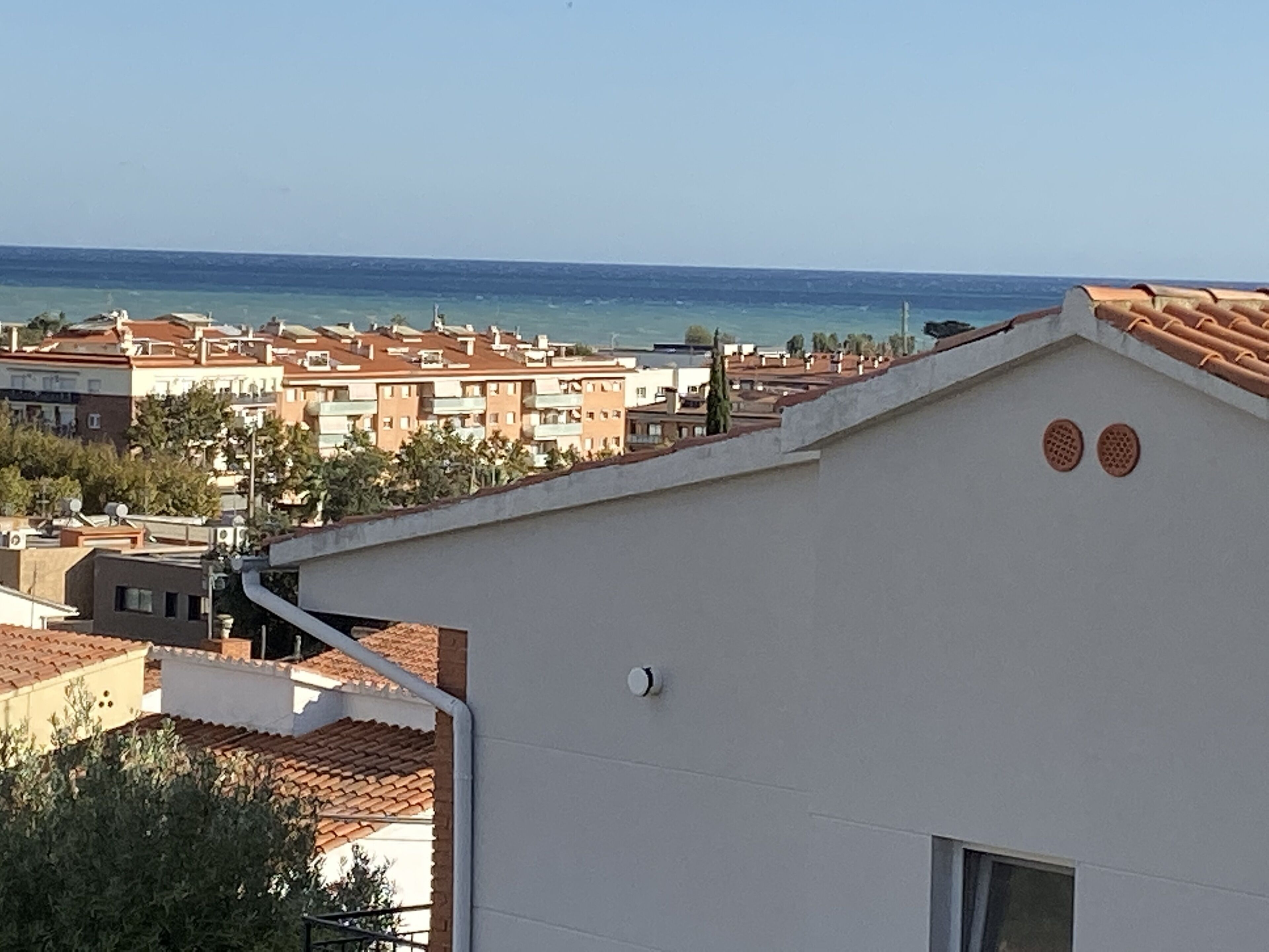 FeWo 1 mit Meerblick in einem freistehenden Haus mit großem Garten